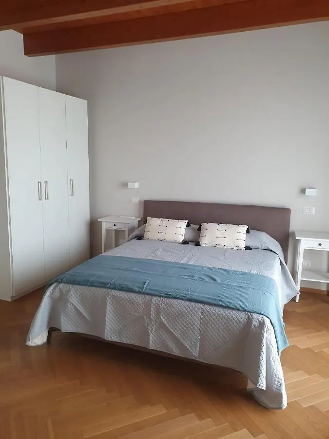 شقة Residenza Puoti بسكييرا ديل غاردا إيطاليا