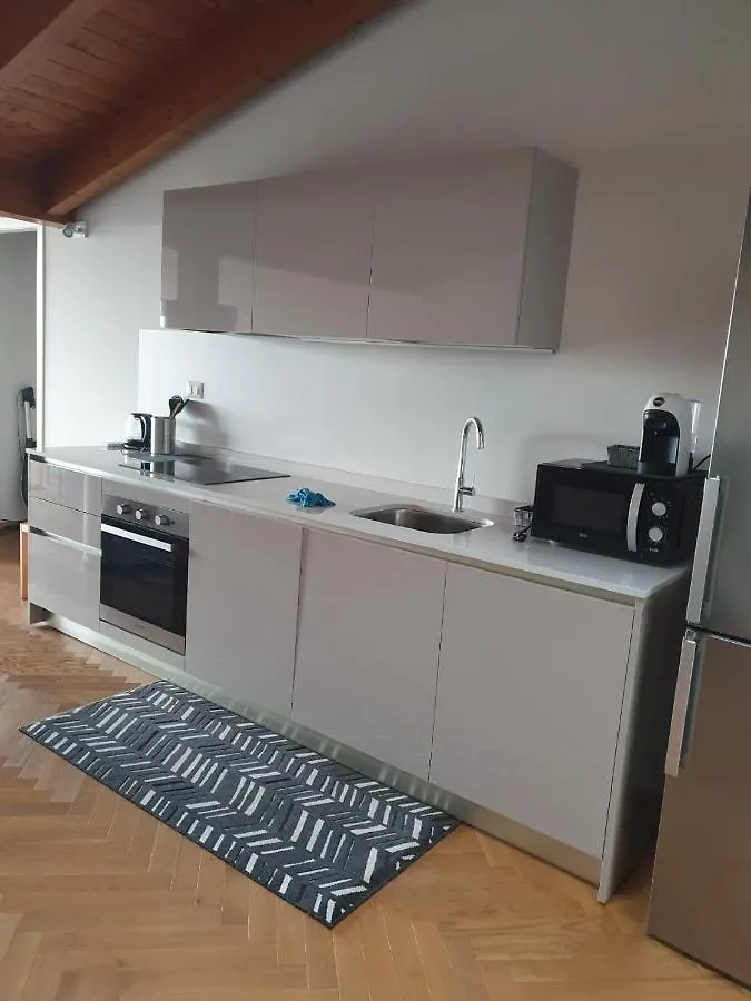 شقة Residenza Puoti بسكييرا ديل غاردا
